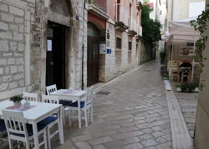 Val & Mar زادار