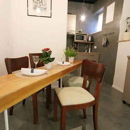 Val & Mar Apartment *
