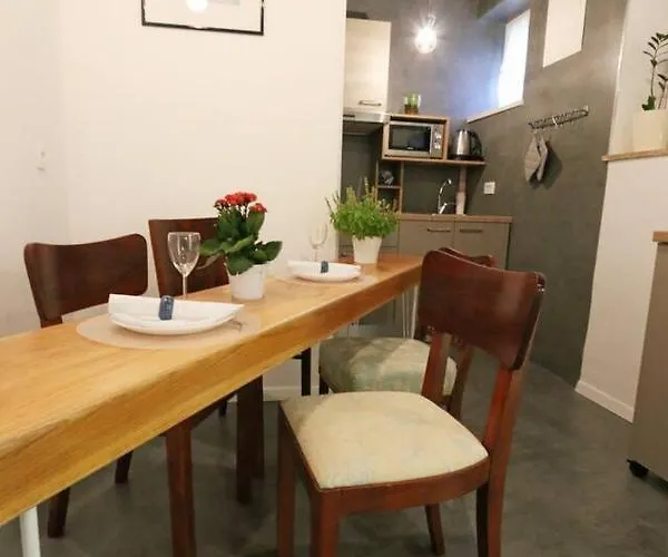 Val & Mar Apartment *